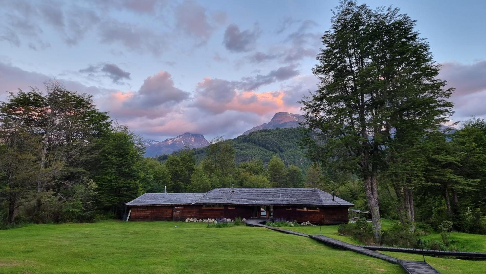 Peuma Lodge Patagonia Futaleufú エクステリア 写真